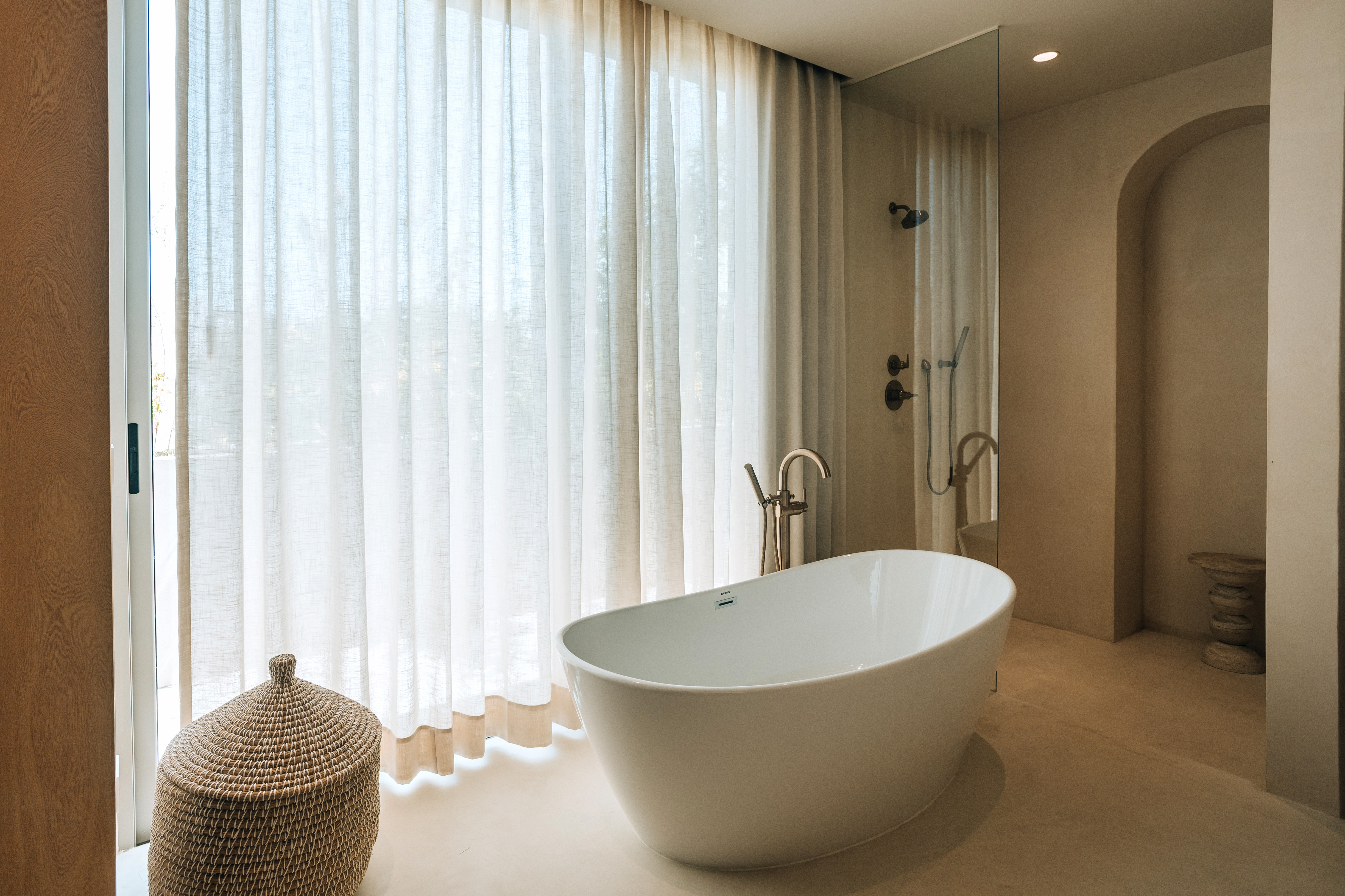Main bathroom with tub at Villa Marena